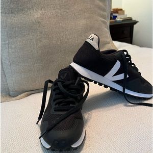 Veja Black tennis shoes
